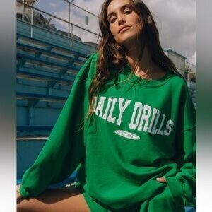 NWT Daily Drills Oversized Sport Crew, M/L, Kelly Green